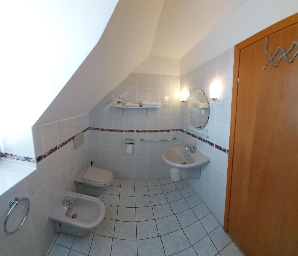 Emil Porta Hotell Balatongyörök Eksteriør bilde